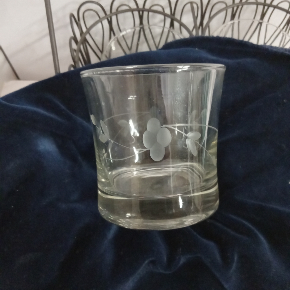 Vtge 5 pc  4 Juice or Highball 8 oz. Glasses Frosty Floral, W/black Caddy